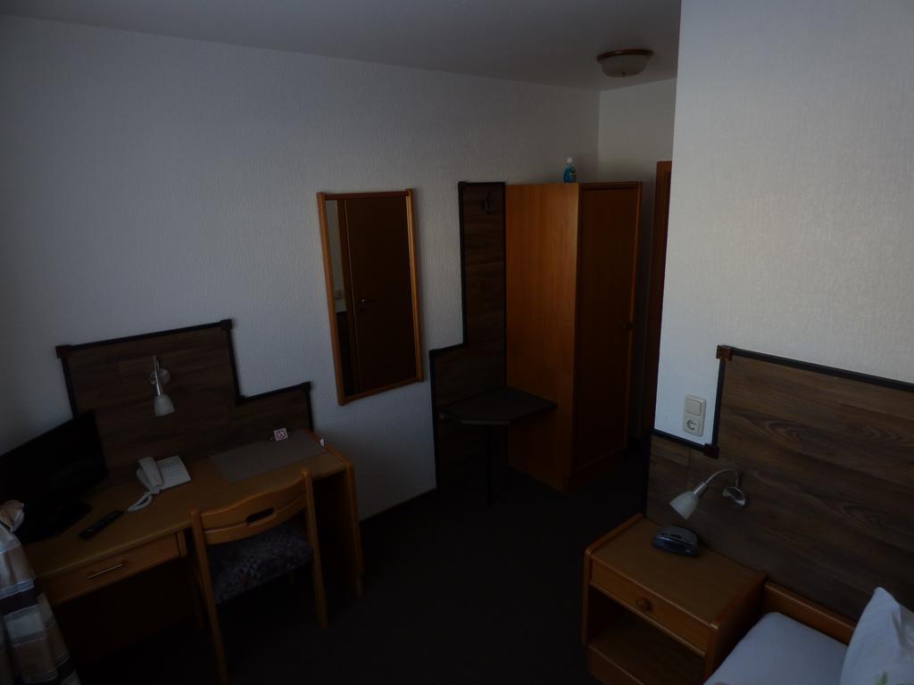 ホテル ヌスクナッカー フルダ 部屋 写真